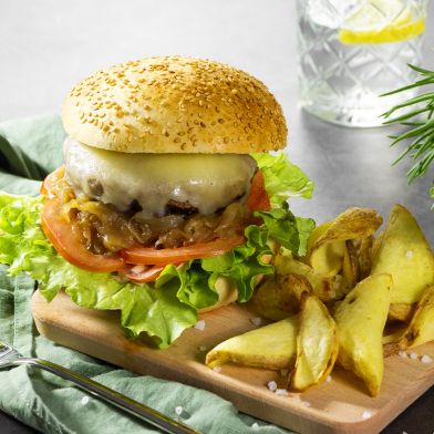 Burger di Sorana 160g con asiago, cipolla caramellata e patate dippers